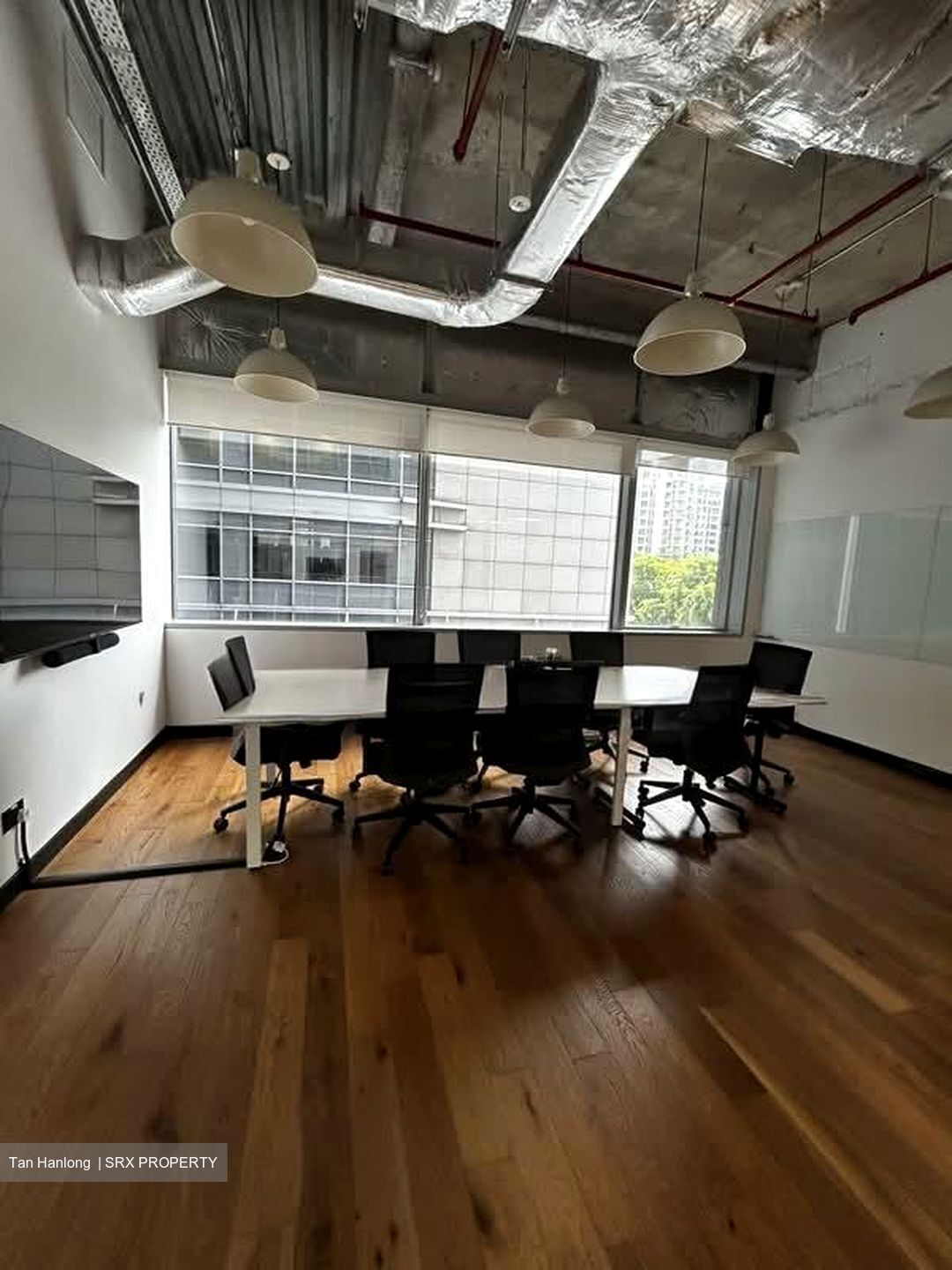 UE Square (D9), Office #558228261